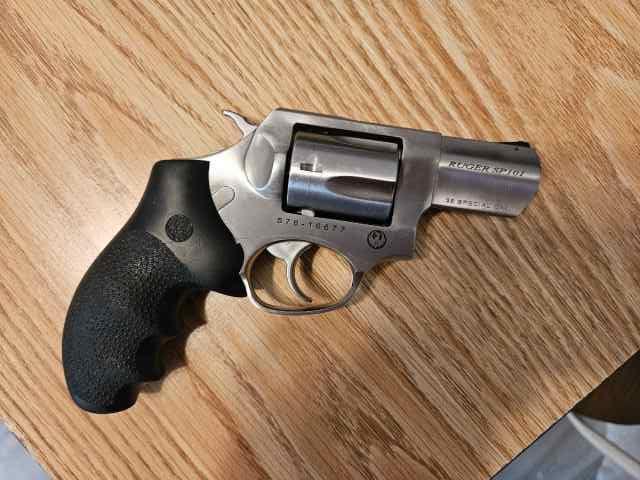 Ruger SP 101 .38 Special with case