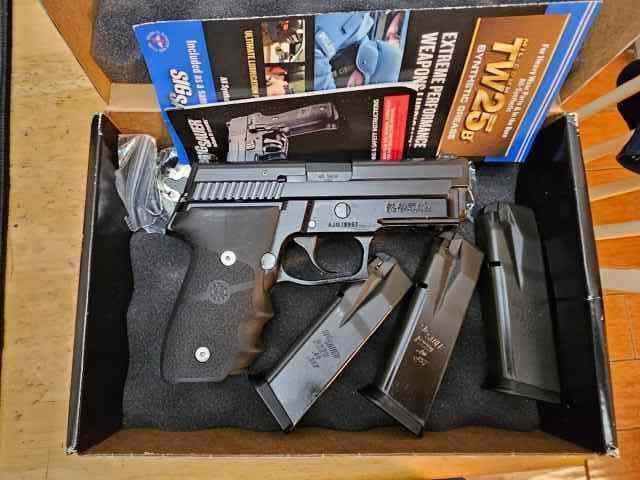 Like New SIG SAUER P229 .40 S&amp;W 