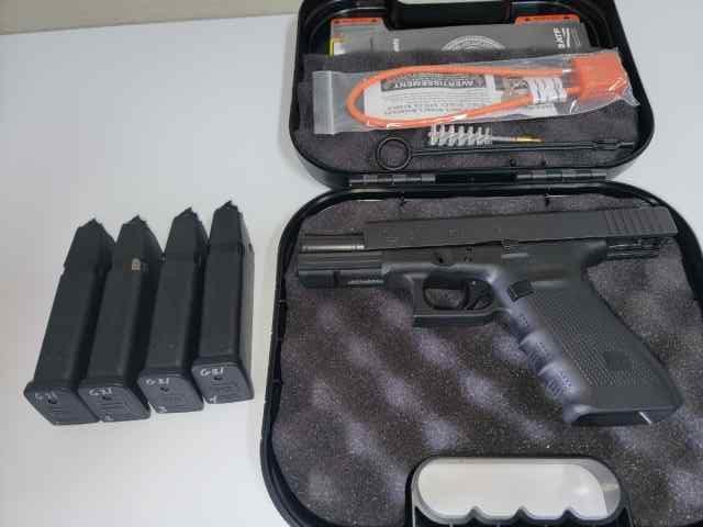 Glock 21 Gen 4 (45 ACP) Like New!