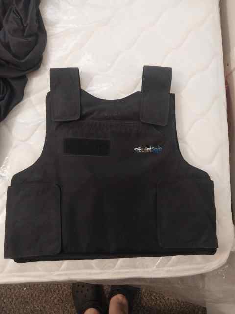 Level IIIA Body Armor Vest Size Large W/Plate Pock