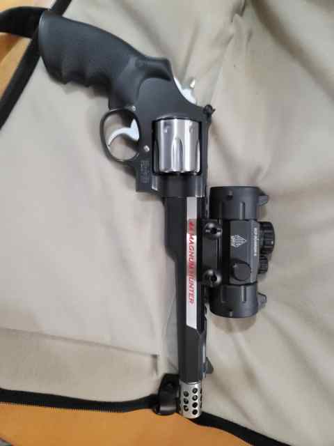 S&amp;W Performance center 44 mag hunter 