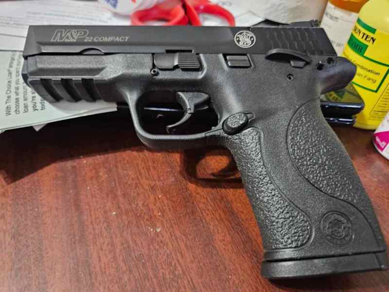 Smith Wesson M&amp;P MP22 22lr pistol for trade
