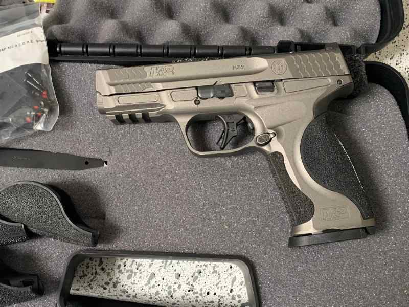 Smith &amp; Wesson MP9 Compact 2.0