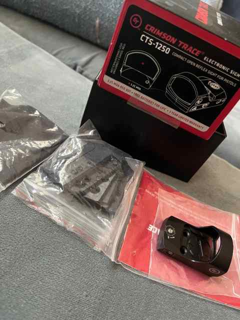 Crimson Trace 1250 Red Dot Sight (brand new ) 