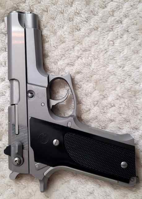  Ex Cond. S&amp;W Model 659 stainless 9mm Now $550