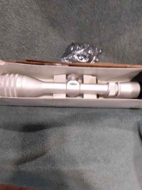 Weaver 4x12x44mm scope 