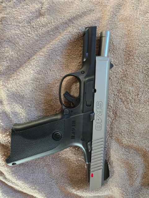 Ruger SR40 