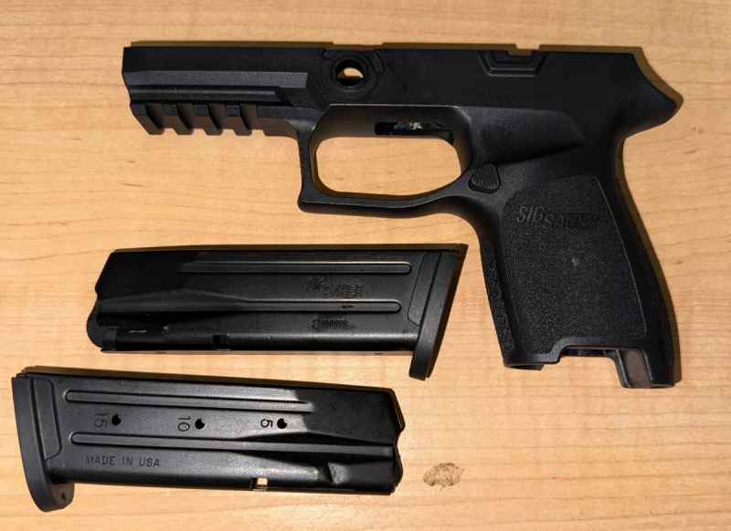 Sig P320 Compact Grip Module (M) with 2 15rd mags