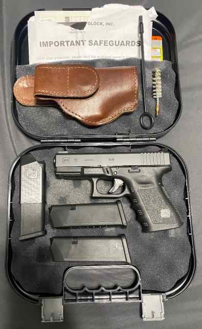 LIKE NEW GLOCK 19 GEN3 9MM PISTOL NIGHT SIGHTS