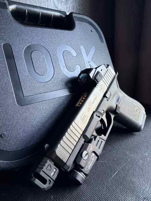 Glock 45 MOS w/ Extras!!! 