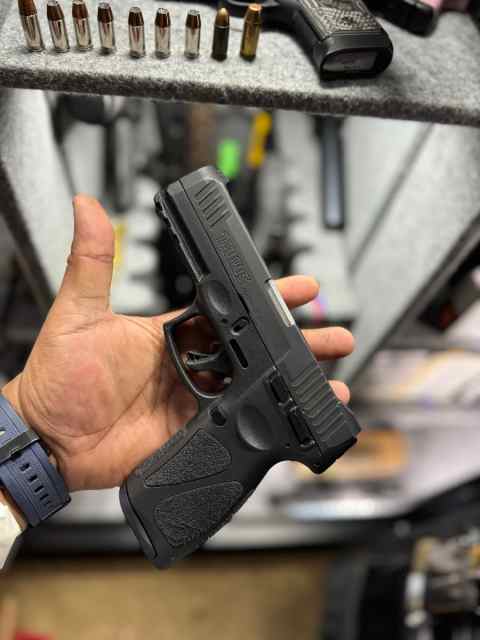 2 pistols 