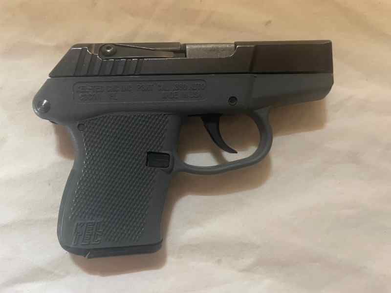 KelTec P-3AT w/5 mags