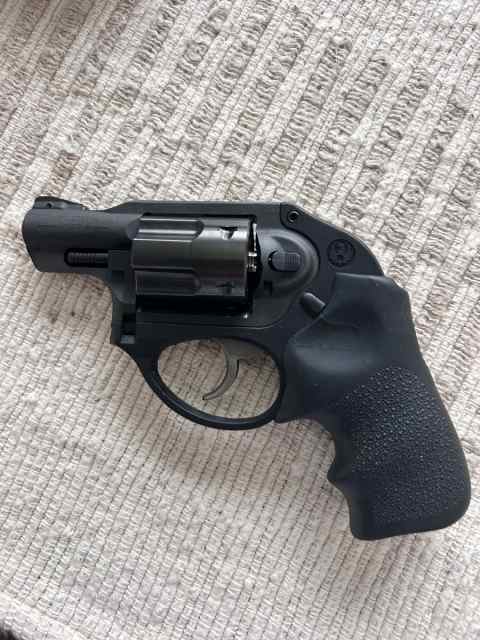 Ruger LCR 9mm new condition 