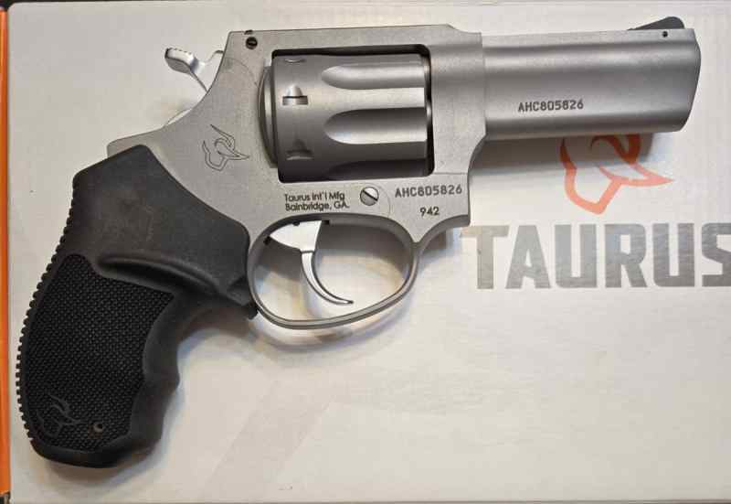 Taurus 942 right May2025.jpg