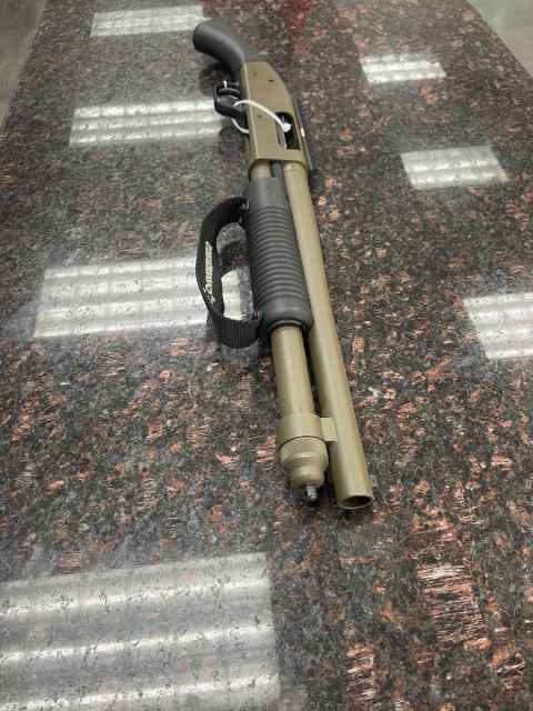 Mossberg shotgun 