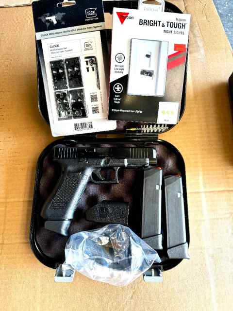 Glock 47 MOS w Extras