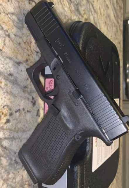 Glock 19 Gen 5 W/1 extra mag N BOX