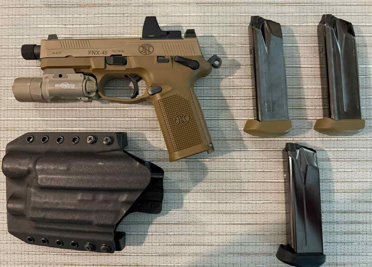 Smith &amp; Wesson&#039;s Model 460XVR w/ ammo