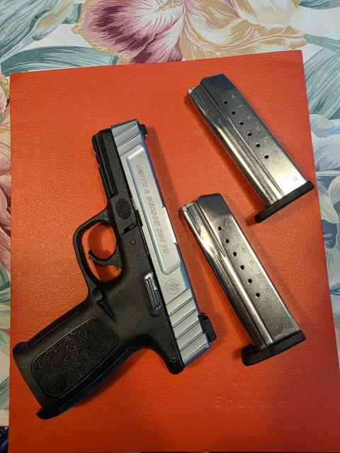 Smith and Wesson SD9VE 9MM