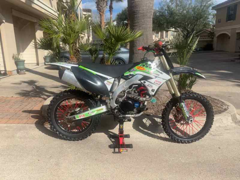 11 Kawasaki KX 450f Dirt Bike