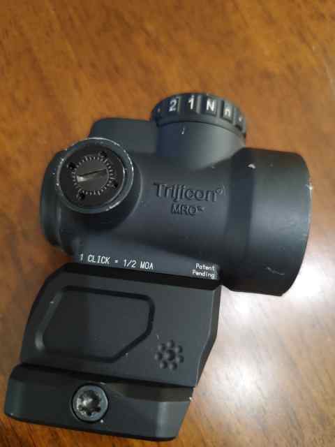 Trijicon MRO optic red dot