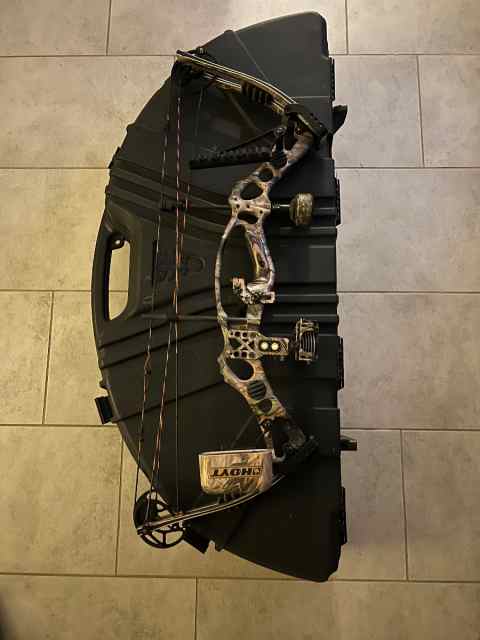 Hoyt Vectrix XT 500 compound bow package 