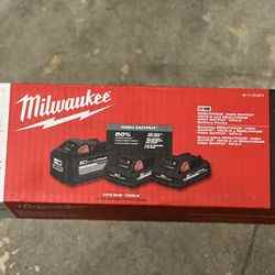 WTT Milwaukee M18 batteries (1)12.0 (2)3.0