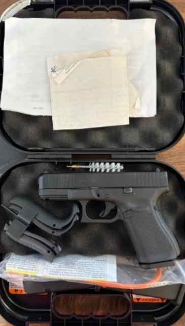 Glock 19 Gen 5 - Great Condition, barely used.