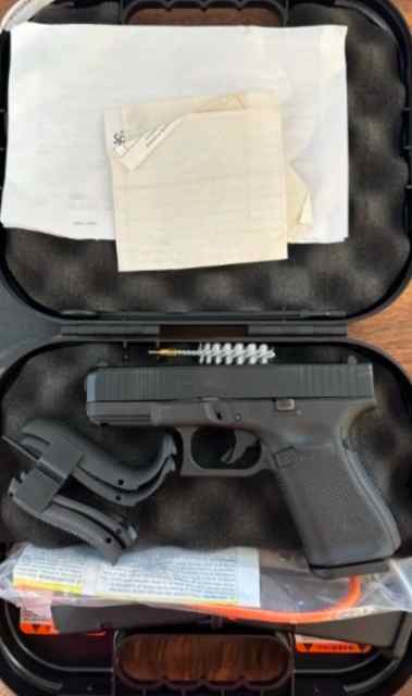 For sale is a Glock 19 Gen 5