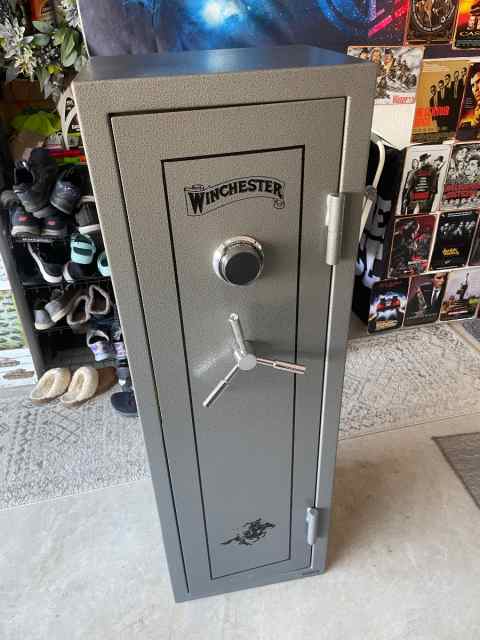 Winchester Gun safe 15 to 20 Guns