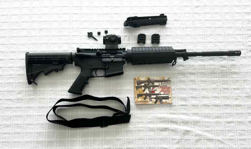 Bushmaster XM15-E2S Patrolman&#039;s Carbine/SS Red Dot