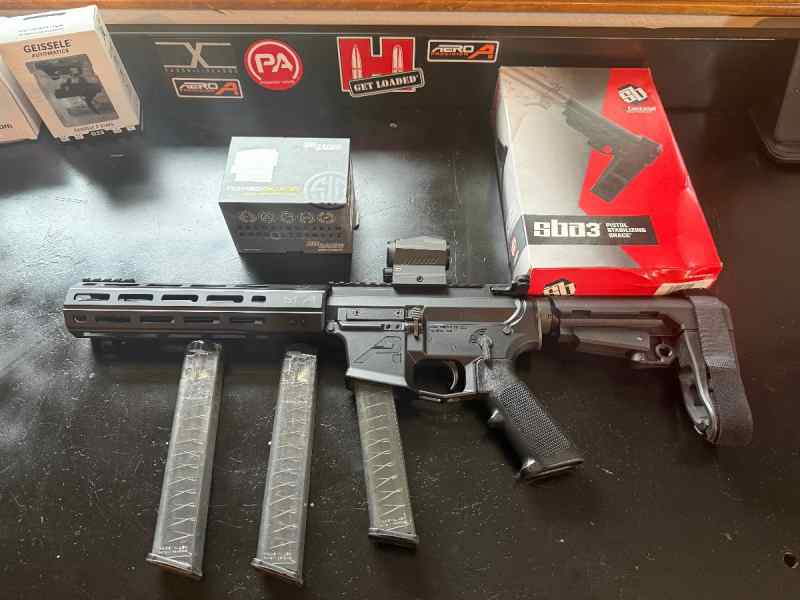 Aero Precision EPC Ar 9 mm( works with Glock mags)