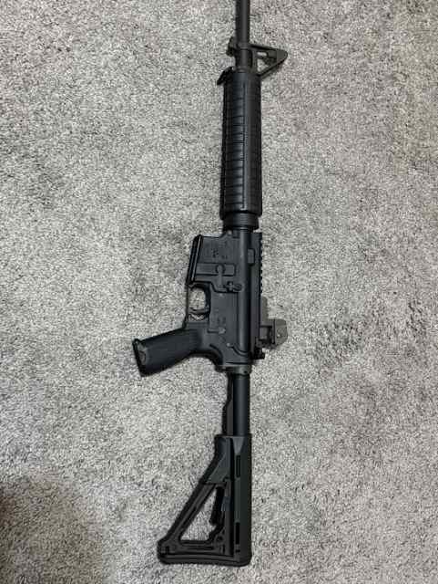 Like New Rock River Arms LAR-15