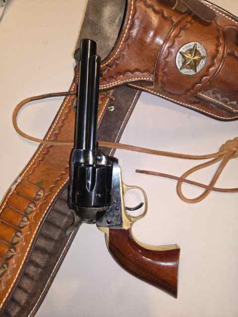 WTS Uberti 1873 Cattleman steel .357 mag W/ belt