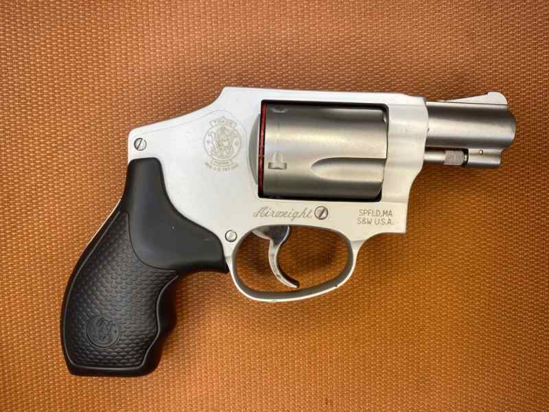 NEW IN BOX- Smith &amp; Wesson 642 UC - 38Spl - 1 7/8&quot;