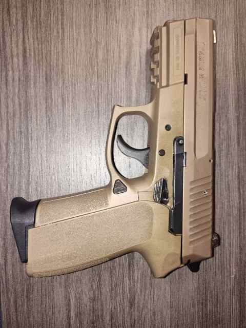 Sig Sauer SP2022 9MM FS/FT