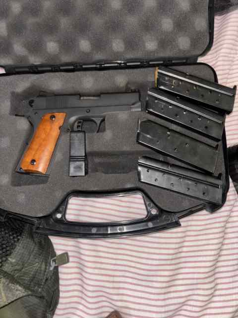 Compact rock island 1911