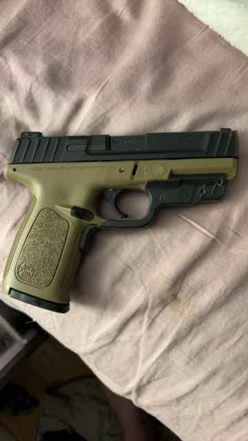Smith and Wesson Sd9 