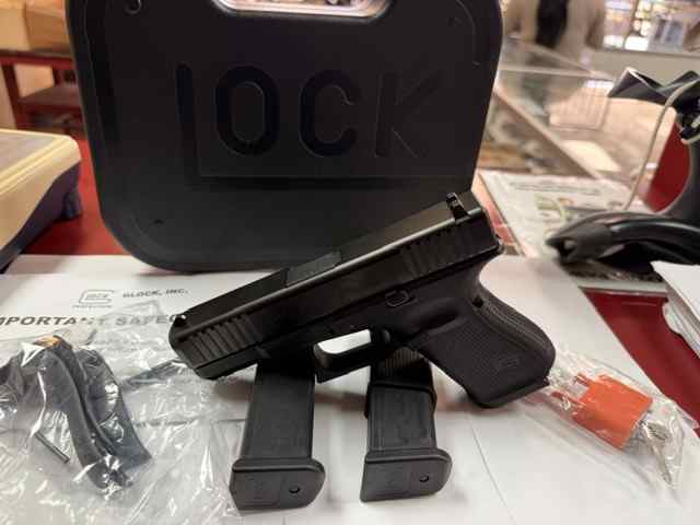 GLOCK 23 - G23 GEN5 .40 S&amp;W SPACE CITY