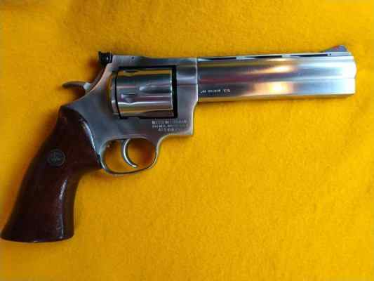 Dan Wesson Stainless 44 Magnum, Model 744VH6 