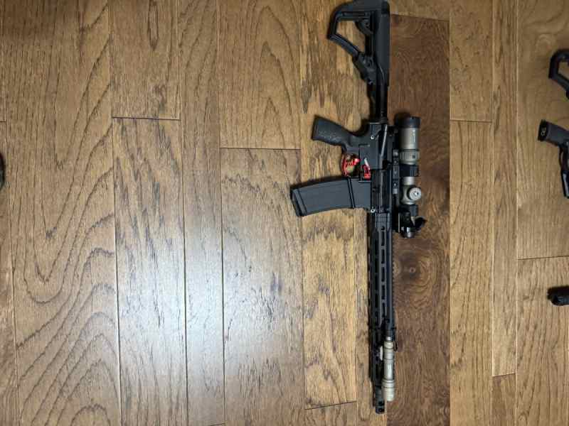 Daniel Defense DDM4 V7 with extras no trades 