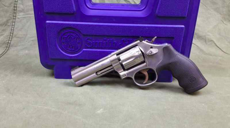 Smith &amp; Wesson Model 617 .22LR Revolver
