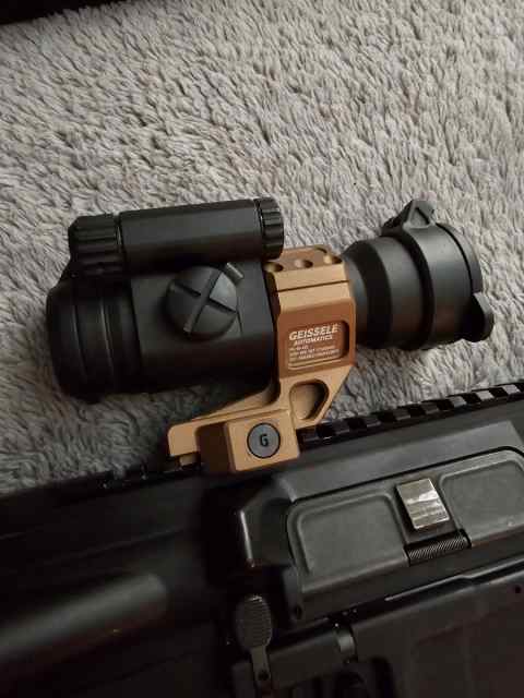 Aimpoint pro in geissele mount