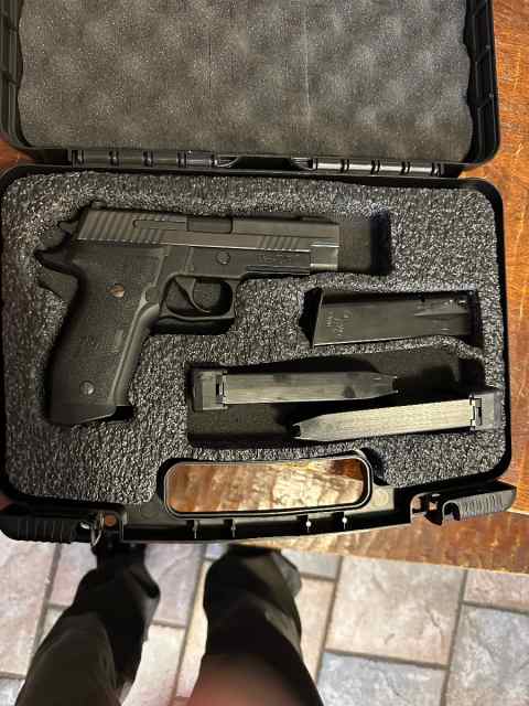 Sig Sauer P226 Tacops 9mm