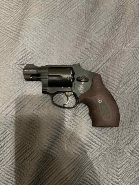 Smith and Wesson 442 UC