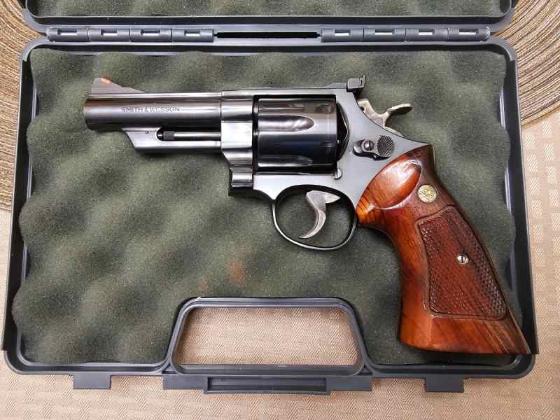 Smith &amp; Wesson 29-3 44 Magnum 