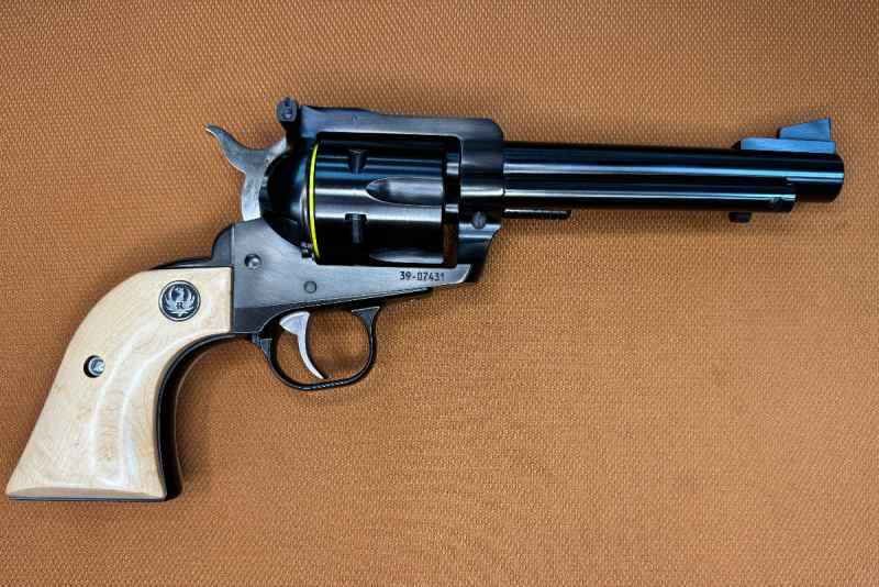 NEW IN BOX - Ruger Blackhawk Convertible - 357Mag
