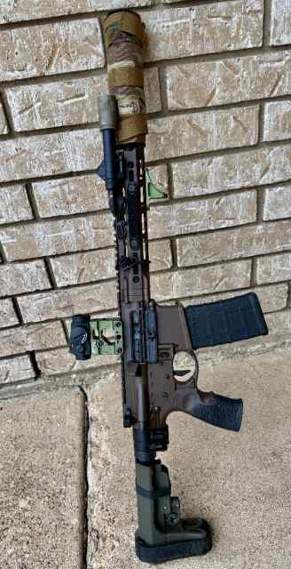 Daniel Defense V7 Aimpoint 