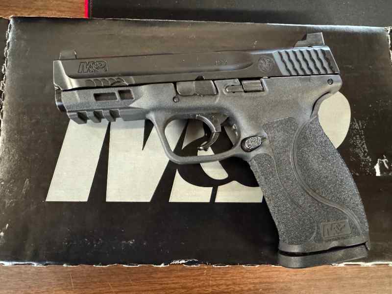 Smith and Wesson M&amp;P9 M2.0