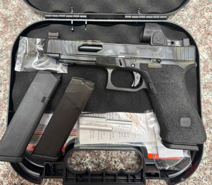 Triarc Glock 34 Gen 3 w/Trijicon SRO